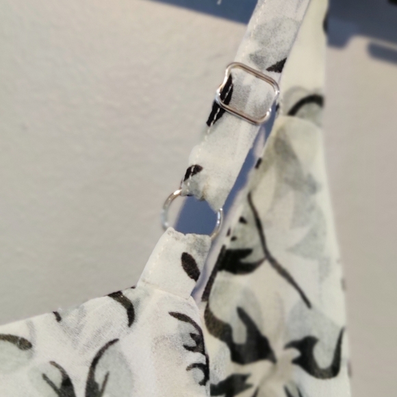 Cabi Sleeveless Blouse w/ Flutter Back - Picture 3 of 12